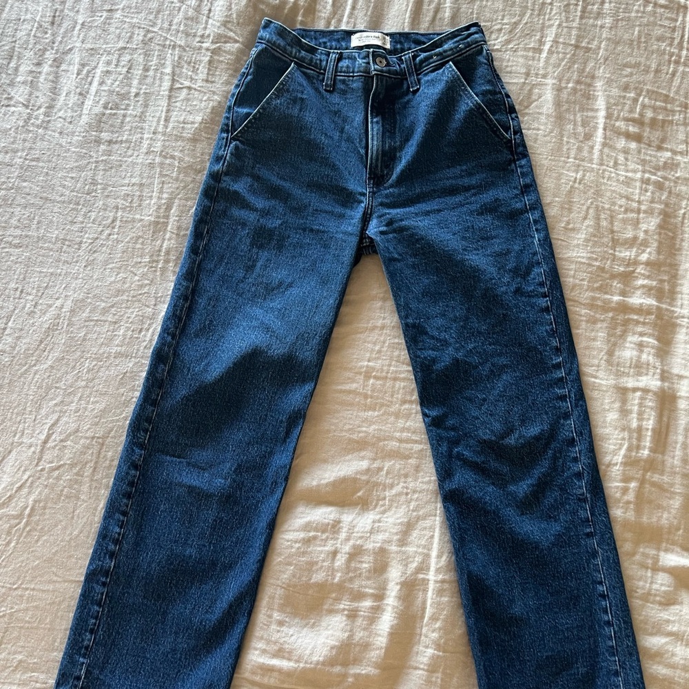 Abercrombie & Fitch The 90’s Relaxed Jean High Rise